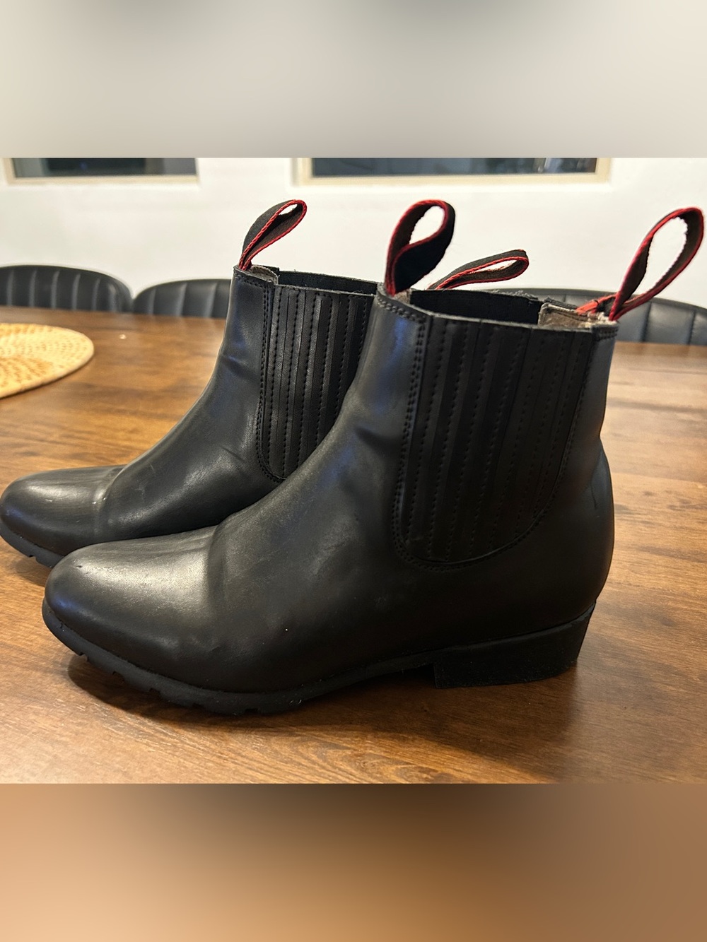 Women’s FRYE Chelsea ankle leather boots black